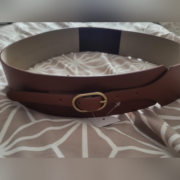 LOFT Accessories - LOFT Tan Belt with Gold Buckle